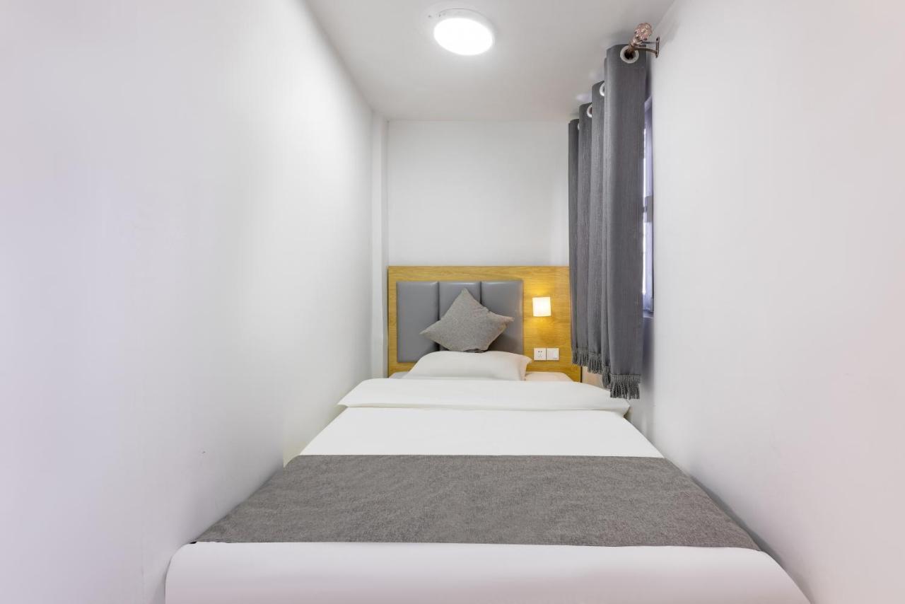 Happy Dragon Hotel -- Nearby Tiananmen Square & Forbidden City & Wangfujing Street & Line 5,6,8 Subway Nearby & Free Coffee & Free Laundry & Fluent English Speaking & Tourist Attractions Ticket Service & Free Wifi Unlimited For Western Software Πεκίνο Εξωτερικό φωτογραφία