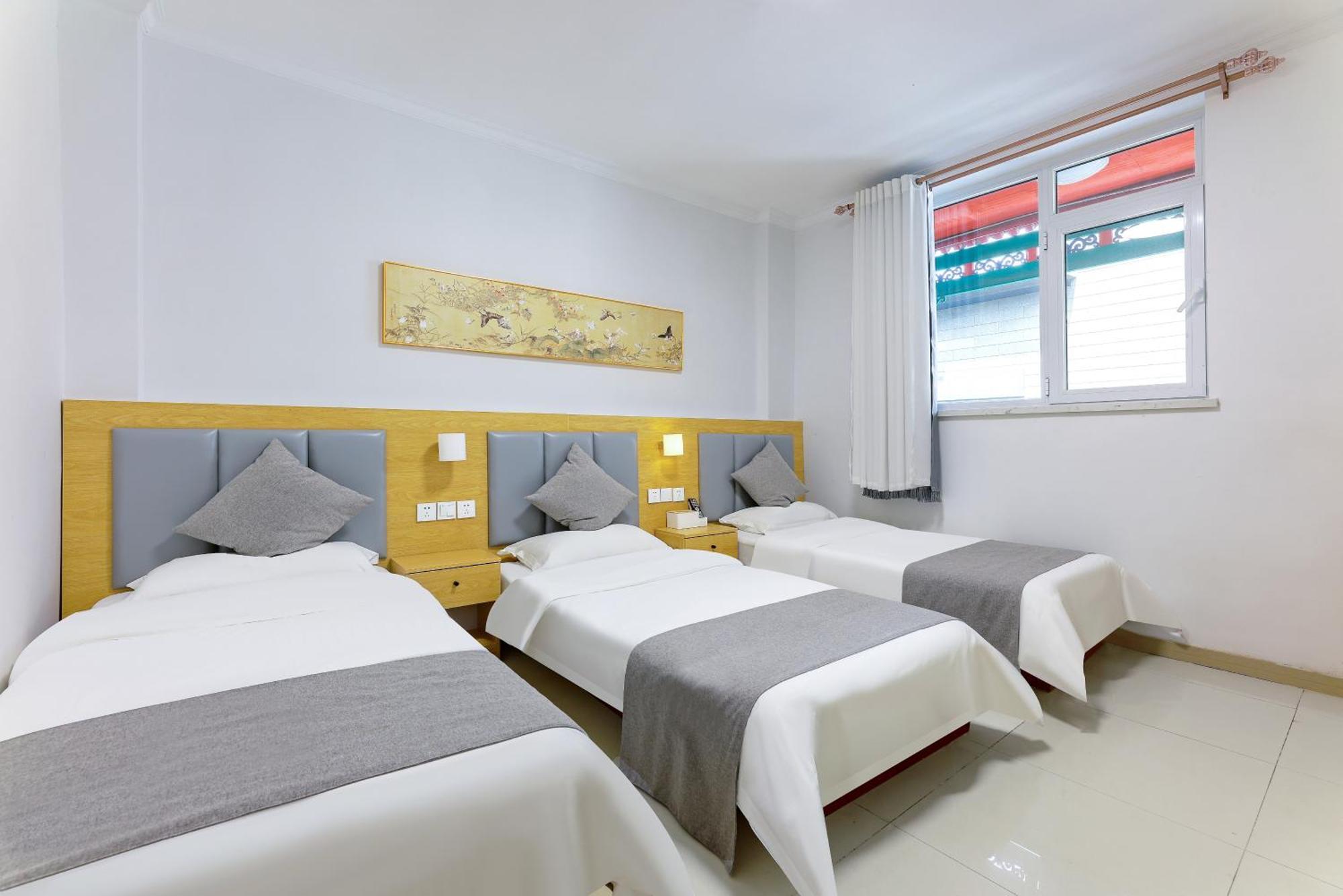 Happy Dragon Hotel -- Nearby Tiananmen Square & Forbidden City & Wangfujing Street & Line 5,6,8 Subway Nearby & Free Coffee & Free Laundry & Fluent English Speaking & Tourist Attractions Ticket Service & Free Wifi Unlimited For Western Software Πεκίνο Εξωτερικό φωτογραφία