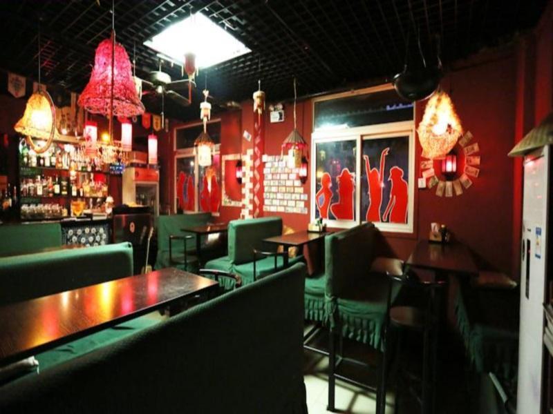 Happy Dragon Hotel -- Nearby Tiananmen Square & Forbidden City & Wangfujing Street & Line 5,6,8 Subway Nearby & Free Coffee & Free Laundry & Fluent English Speaking & Tourist Attractions Ticket Service & Free Wifi Unlimited For Western Software Πεκίνο Εξωτερικό φωτογραφία