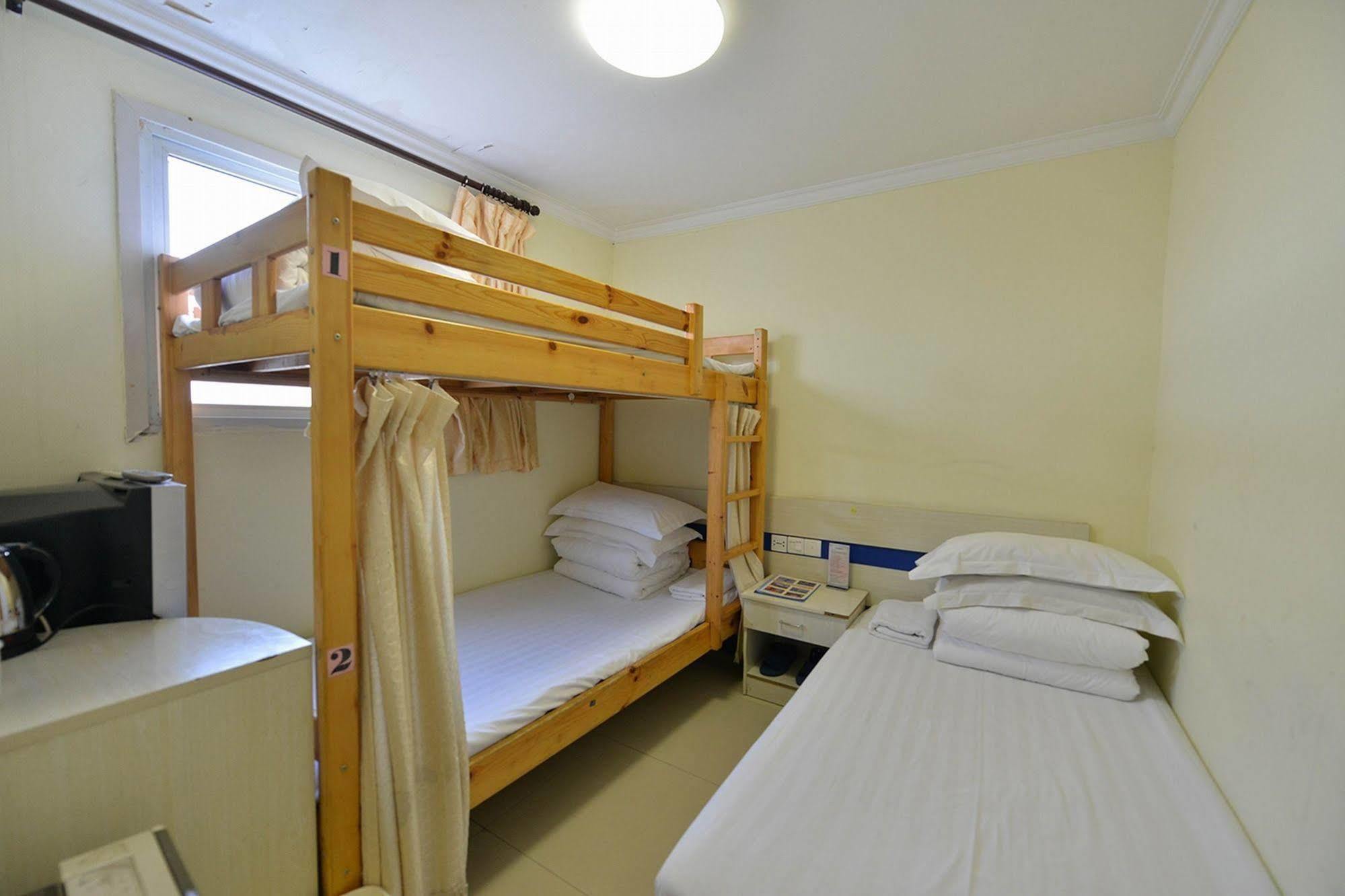 Happy Dragon Hotel -- Nearby Tiananmen Square & Forbidden City & Wangfujing Street & Line 5,6,8 Subway Nearby & Free Coffee & Free Laundry & Fluent English Speaking & Tourist Attractions Ticket Service & Free Wifi Unlimited For Western Software Πεκίνο Εξωτερικό φωτογραφία